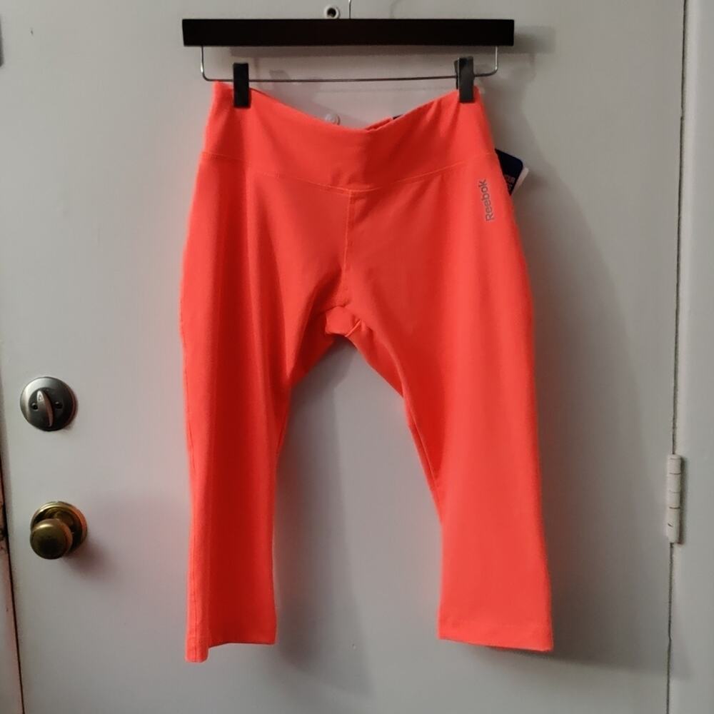 Reebok PlayDry Below the Knee Core Capri Pants S NEW Activewear Athleisure Gym